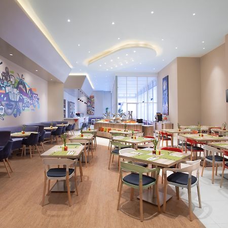 Ibis Styles Jakarta Mangga Dua Square Екстер'єр фото