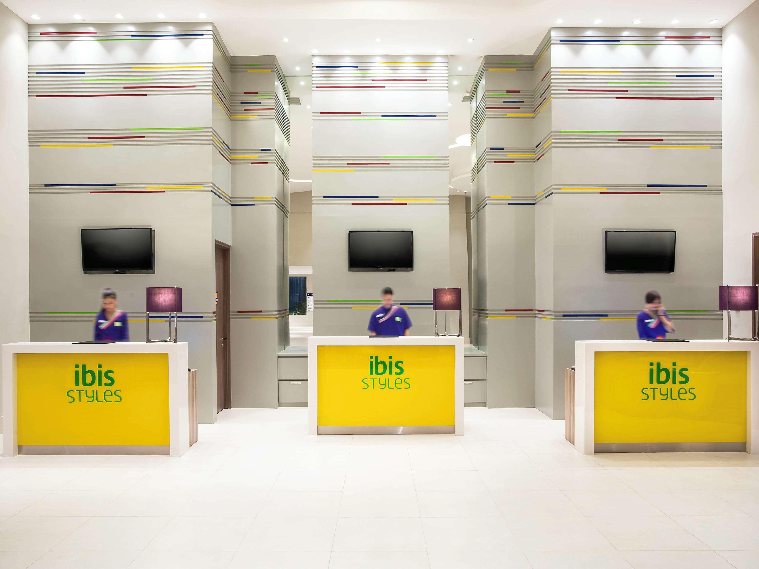 Ibis Styles Jakarta Mangga Dua Square Екстер'єр фото