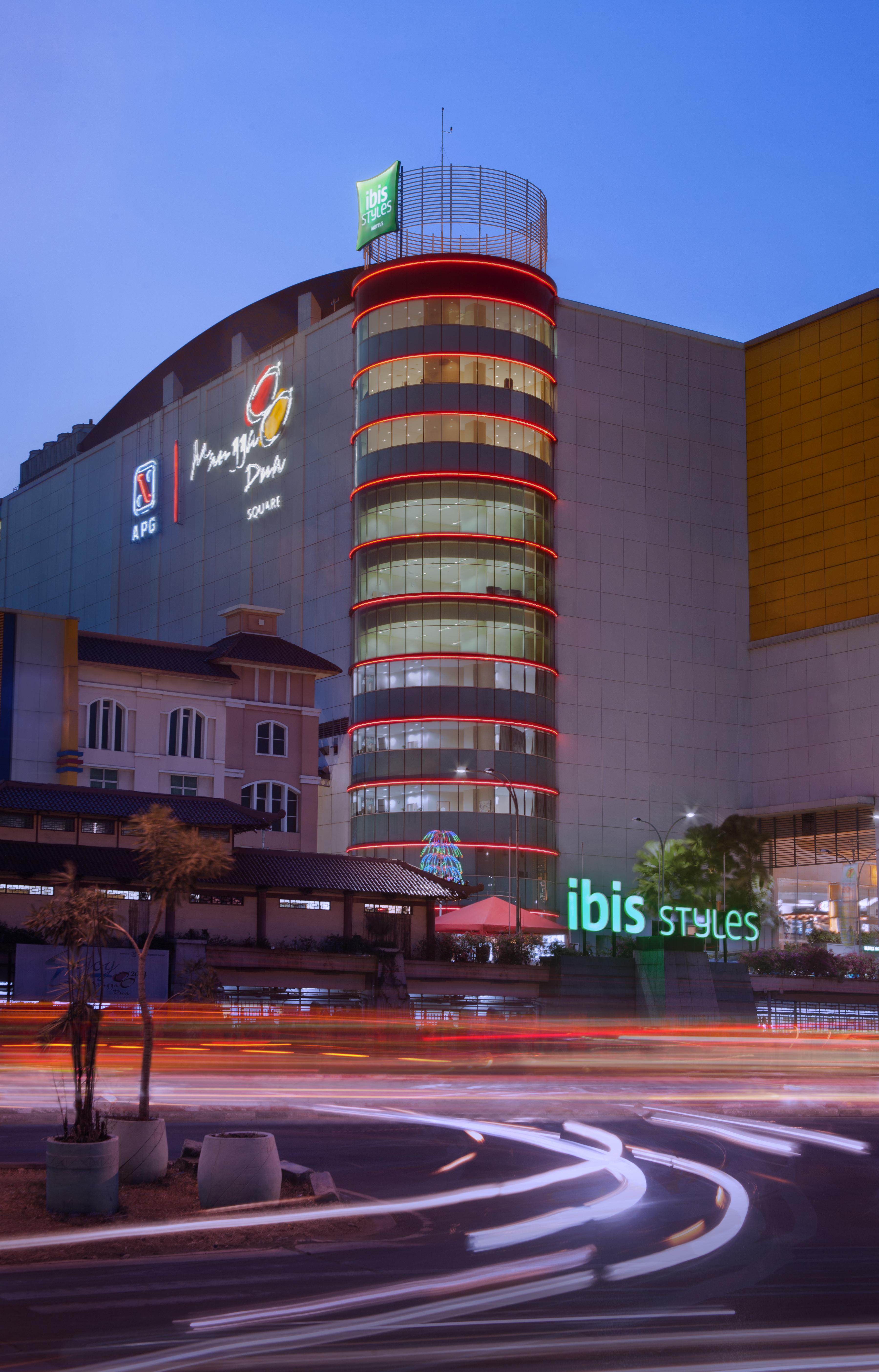 Ibis Styles Jakarta Mangga Dua Square Екстер'єр фото