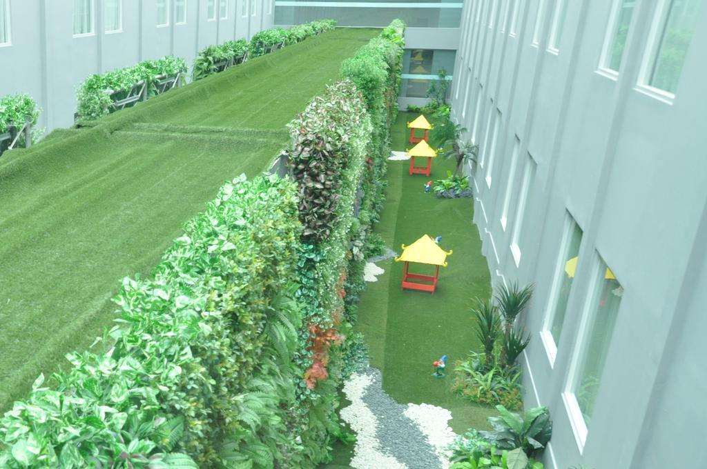 Ibis Styles Jakarta Mangga Dua Square Екстер'єр фото