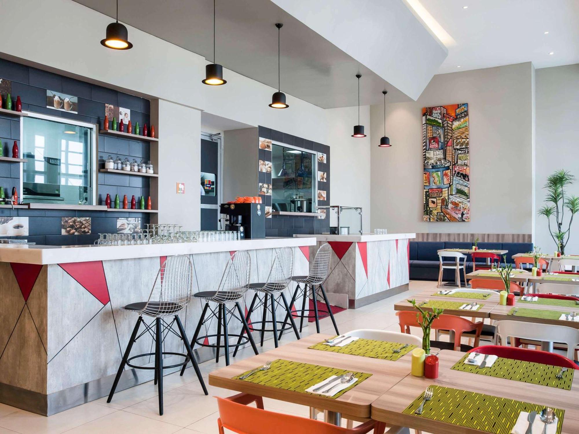 Ibis Styles Jakarta Mangga Dua Square Екстер'єр фото