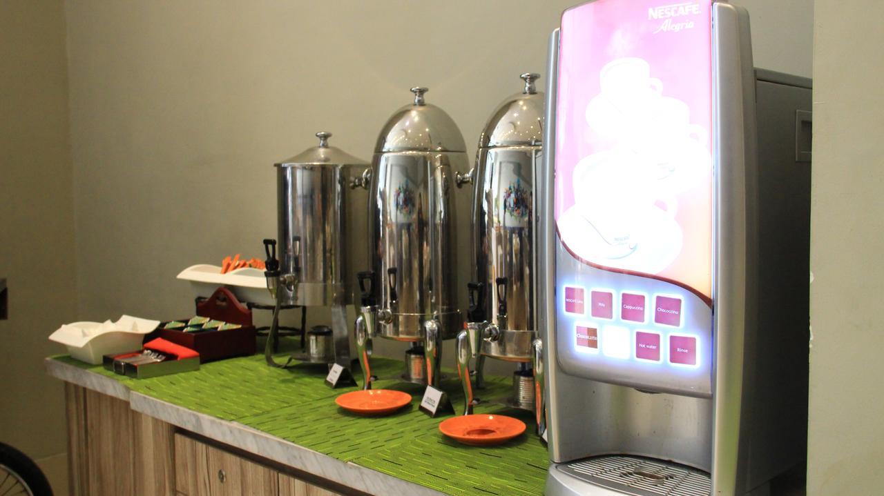 Ibis Styles Jakarta Mangga Dua Square Екстер'єр фото