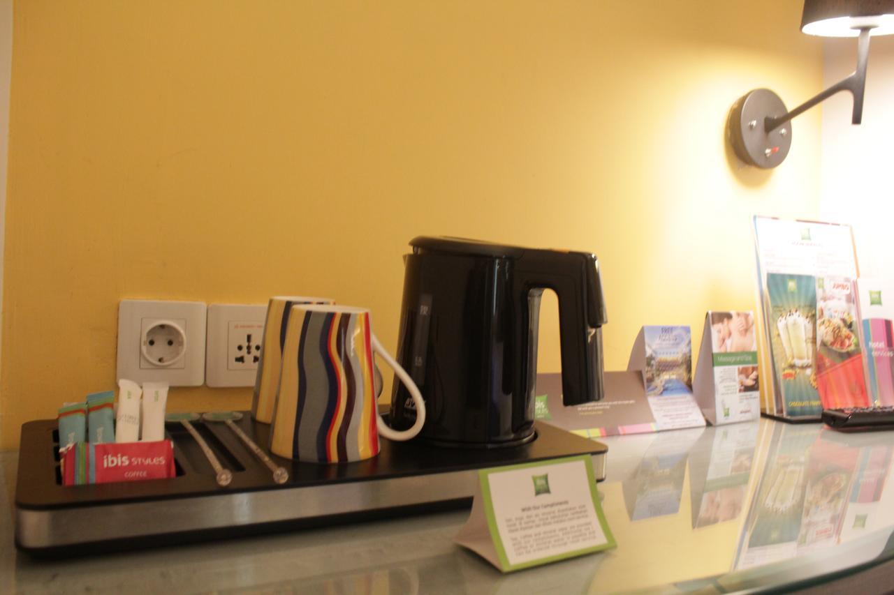 Ibis Styles Jakarta Mangga Dua Square Екстер'єр фото