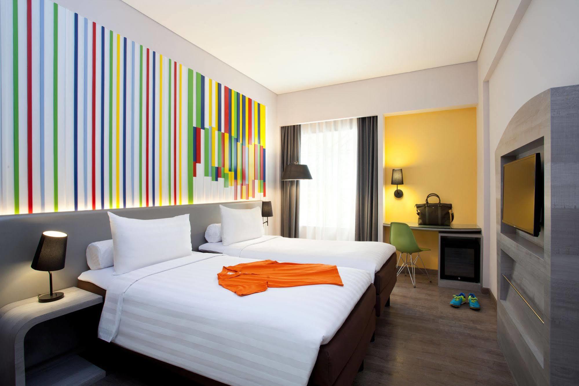 Ibis Styles Jakarta Mangga Dua Square Екстер'єр фото